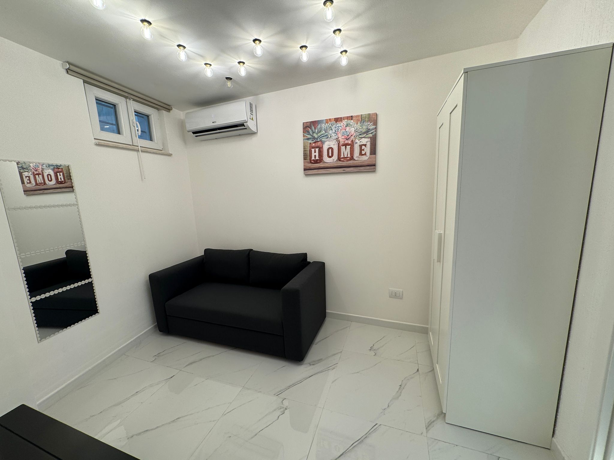 Camera Standard - Divano